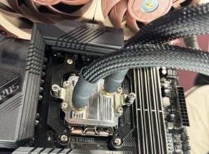 Read more about the article Noctua Shows Off Thermosiphon Based CPU Cooler Prototype At Computex 2024