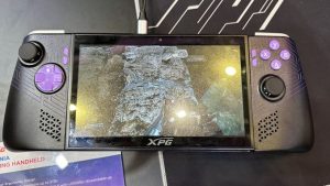 Read more about the article XPG Demos “Nia” Handheld Gaming PC With Foveated Rendering, Swappable DRAM