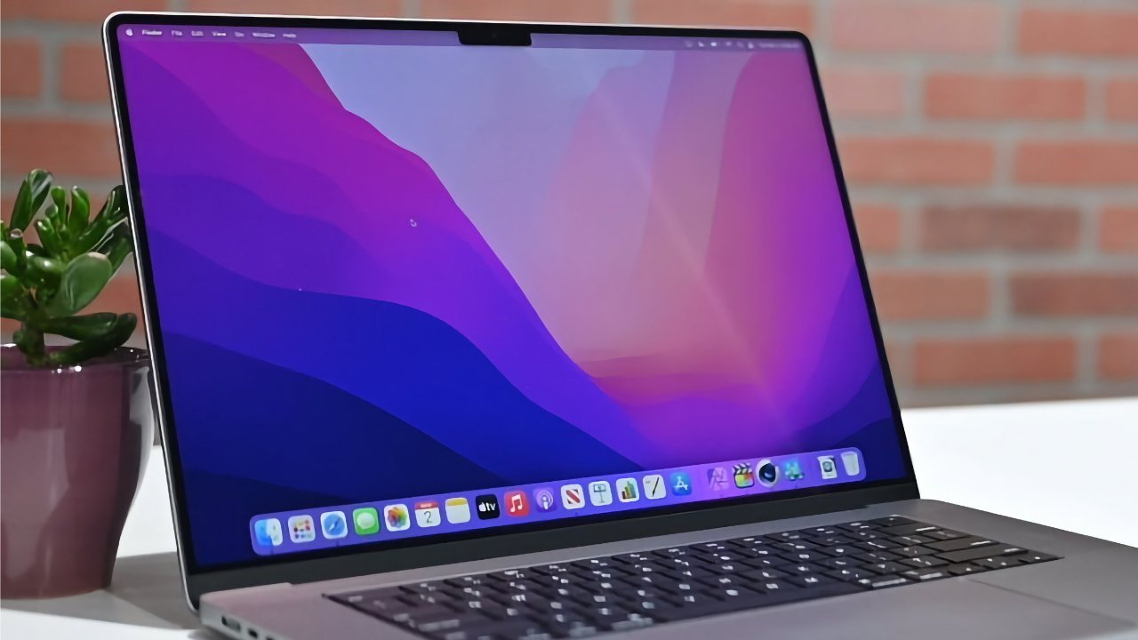 You are currently viewing A MacBook Pro design refresh is probably years away