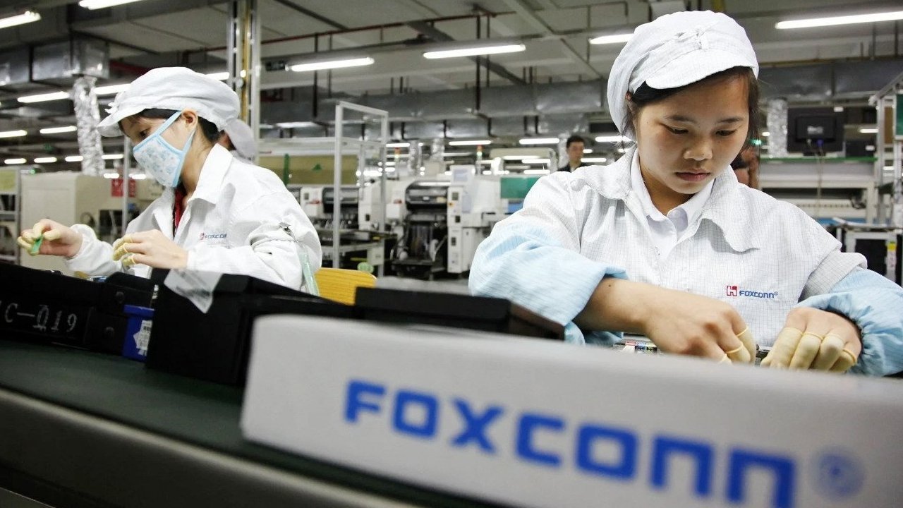 Read more about the article Foxconn considers iPad production in India expansion plan