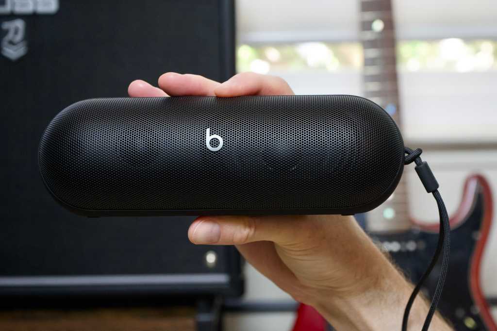 Read more about the article Beats Pill review: A really good speaker that’s a firmware update from being great