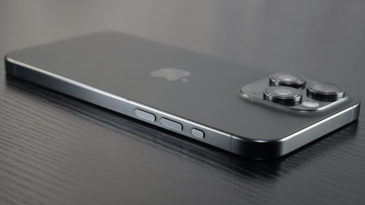 Read more about the article iPhone takes top three spots in Counterpoint’s Q2 sales list