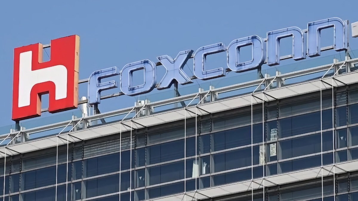 You are currently viewing Foxconn hires 50,000 more workers as iPhone 16 production starts