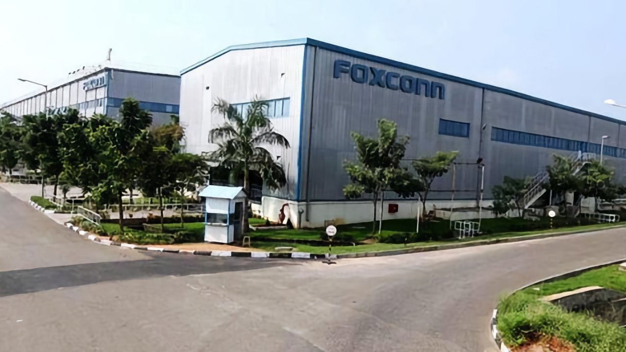 Read more about the article Foxconn head responds to charges of India gender discrimination