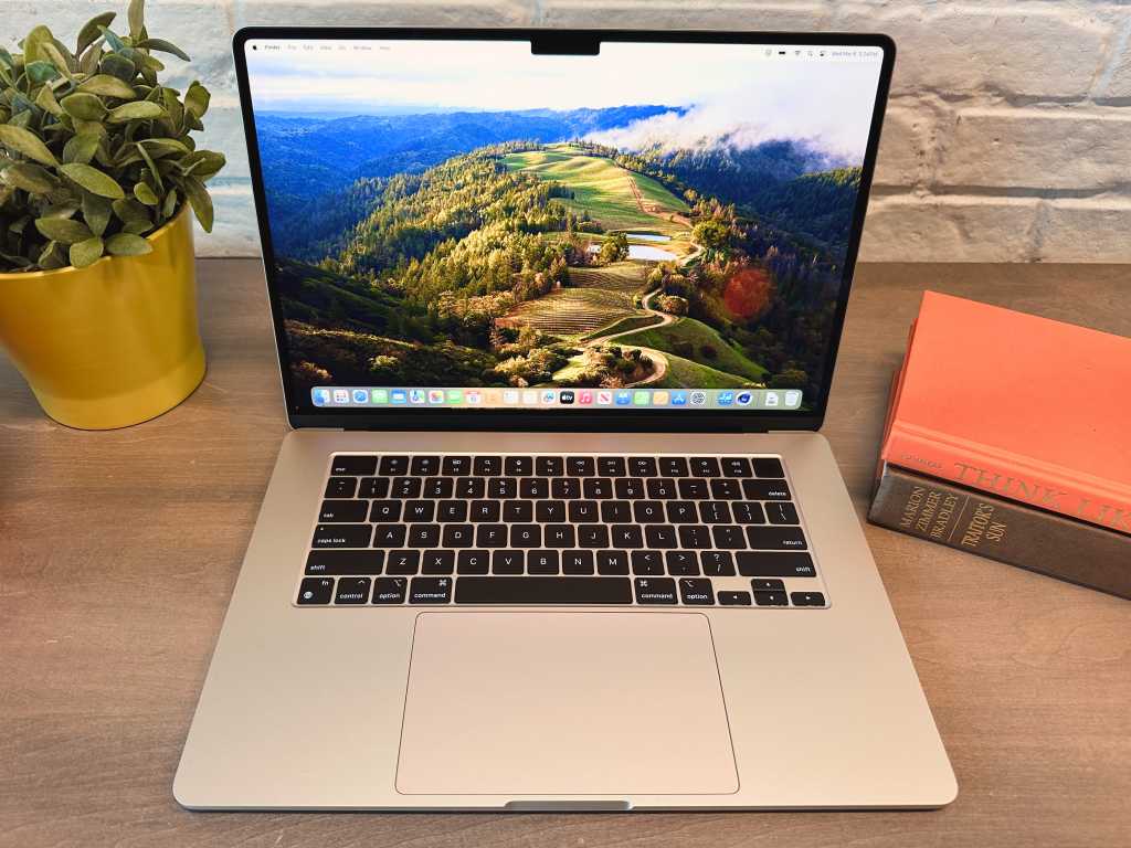 Read more about the article The M3 MacBook Air M3 is a remarkable $250 off right now