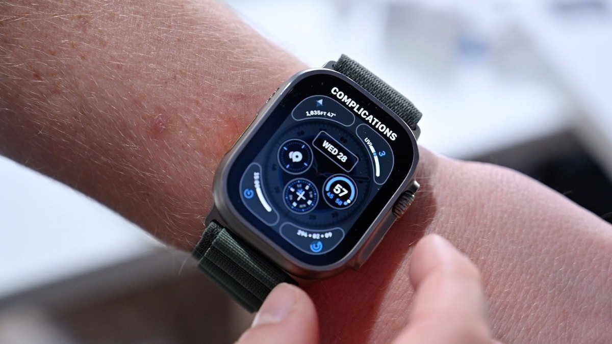 You are currently viewing Black Apple Watch Ultra could be launched at Apple’s Glowtime event