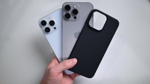 Read more about the article Comparing the sizes of iPhone 16 Pro Max, iPhone 15 Pro Max, and an early case