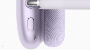 Read more about the article AirPods Max just got the laziest update possible