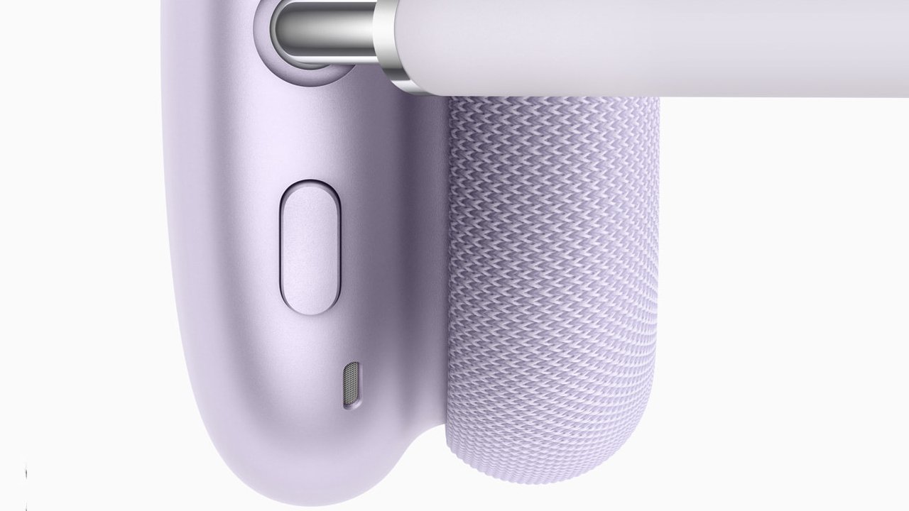 You are currently viewing AirPods Max just got the laziest update possible