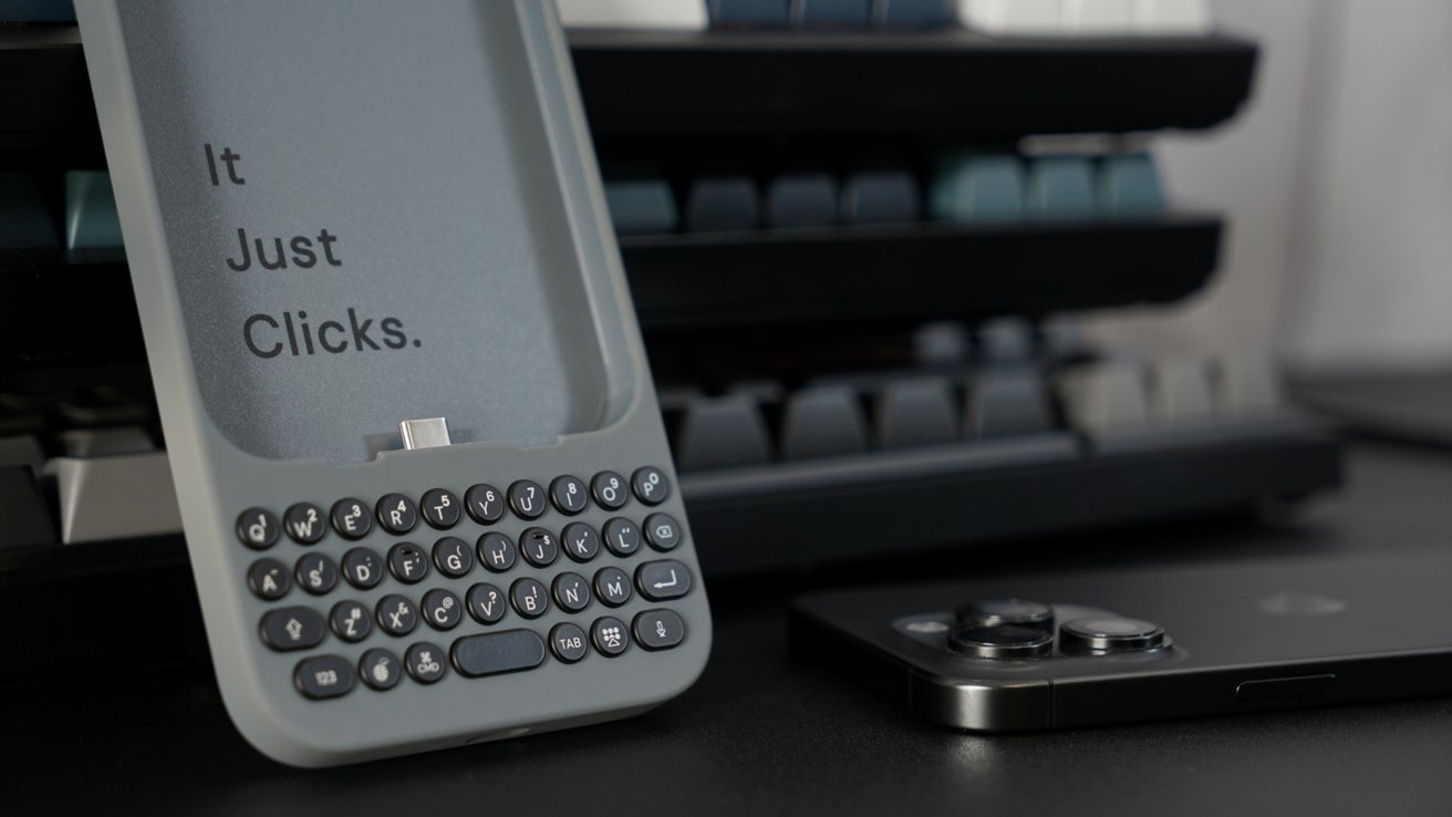 You are currently viewing Clicks Keyboard review: trading speed for well-made nostalgia