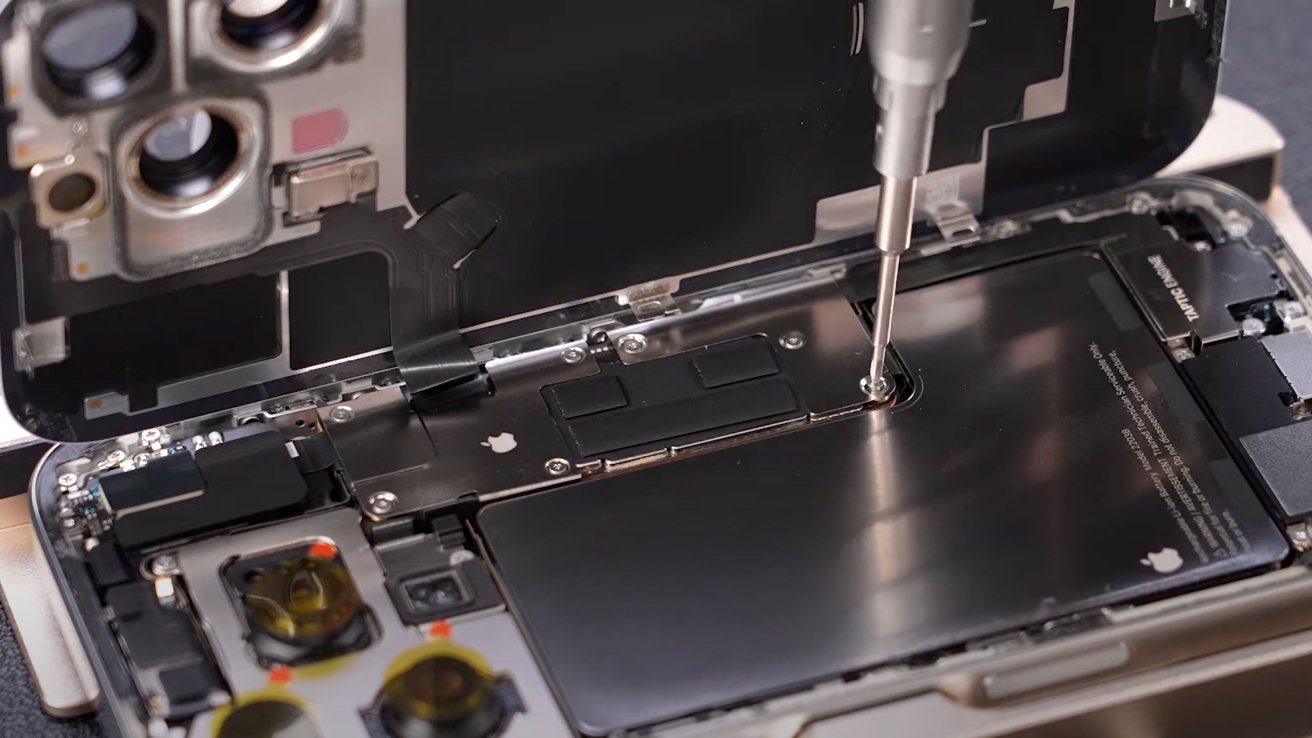 You are currently viewing iPhone 16 Pro teardown reveals new steel battery casing, thermal changes