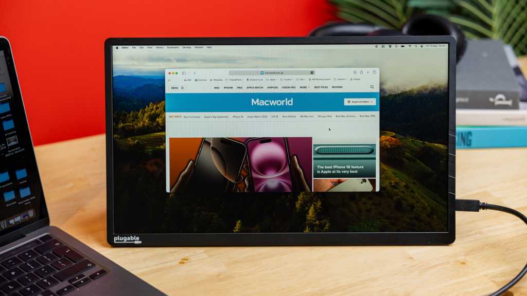You are currently viewing Plugable 15.6-inch USB-C Portable Display review: Easy on the eyes (and arms)