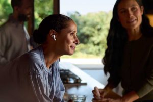 Read more about the article Apple never wants you to take AirPods out of your ears