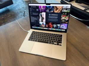 Read more about the article This 13-inch M3 MacBook Air is cheaper than the iPhone 16 Pro