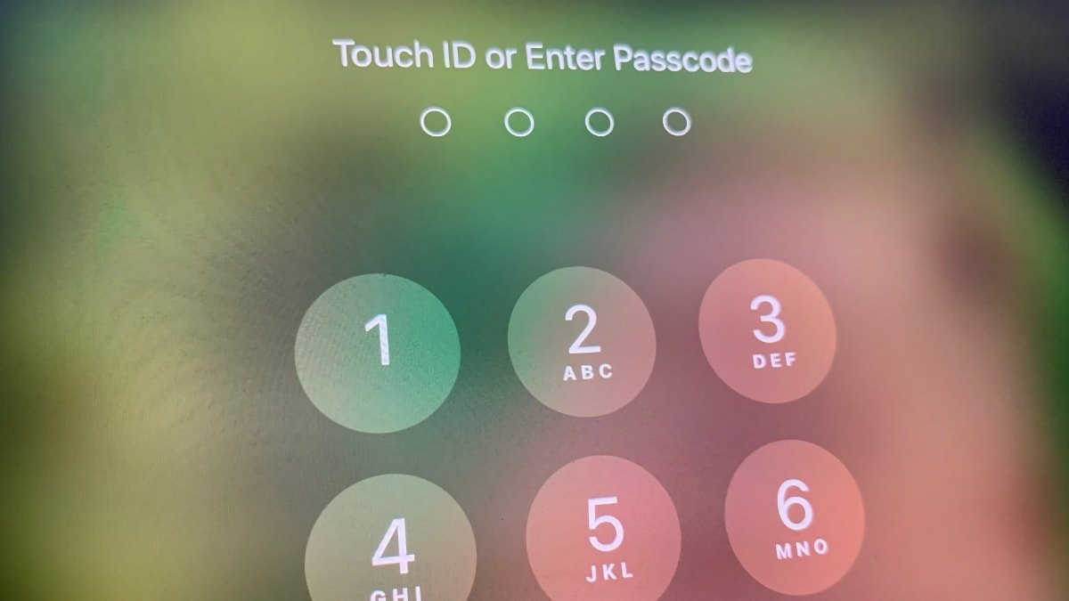 You are currently viewing Indicted Eric Adams told FBI he forgot his iPhone’s new passcode