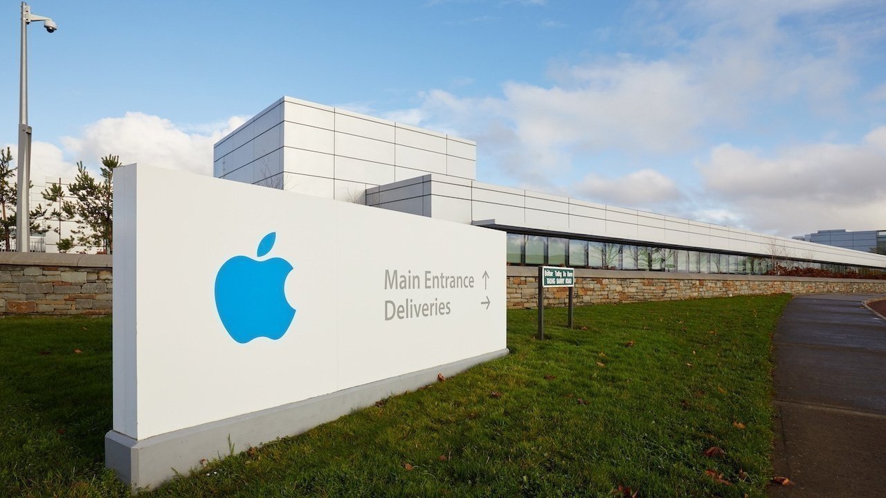 You are currently viewing Ireland plans what to buy first with Apple’s $14 billion tax windfall