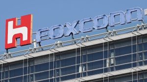 Read more about the article Tensions escalate as China arrests Foxconn staff at key Apple factory