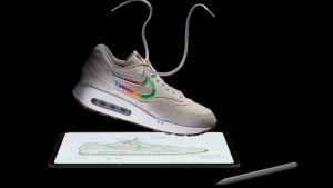 Read more about the article Apple CEO Tim Cook continues to kick it with Nike almost 20 years later