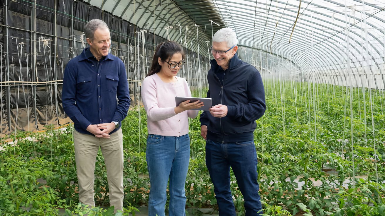 You are currently viewing Cook and Williams heads to China to promote iPhone farming