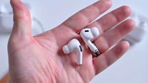 Read more about the article Inside Apple’s effort to integrate hearing health into AirPods Pro 2