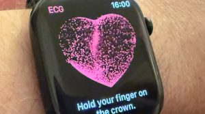 Read more about the article Future Apple Watch and Apple Vision Pro could have fabric with health sensors