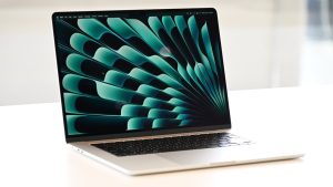 Read more about the article MacBook Air won’t get an OLED screen before 2028