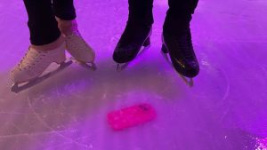 Read more about the article Daughter freezes out dad, after her iPhone was embedded in an ice skating rink