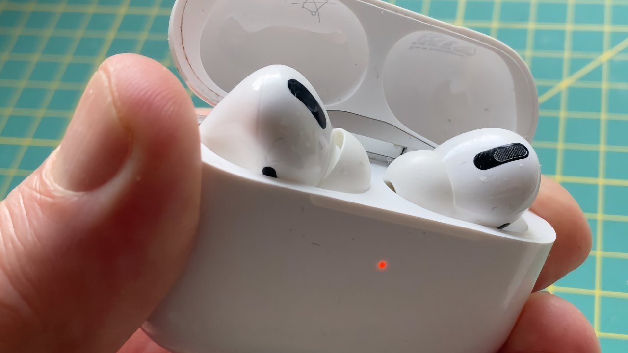 You are currently viewing Apple hit with class-action lawsuit over AirPods Pro crackling