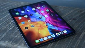 Read more about the article Analyst suggests foldable iPad Pro coming in next few years