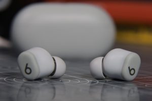 Read more about the article Apple’s Beats Solo Buds receive their first-ever firmware update