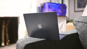 Read more about the article Apple testing M4 MacBook Air with ultra-wide camera & Center Stage support