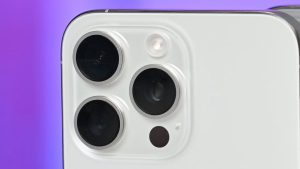 Read more about the article iPhone 17 range will keep triangular camera system, claims leaker