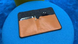 Read more about the article Harber London Leather MacBook Sleeve review: Sophisticated laptop cover