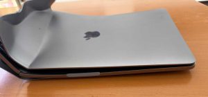 Read more about the article This MacBook Pro was too busted for even AppleCare+ to repair