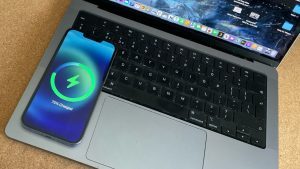 Read more about the article Apple getting serious about MacBook Pro with integrated graphics tablet and iPhone charger